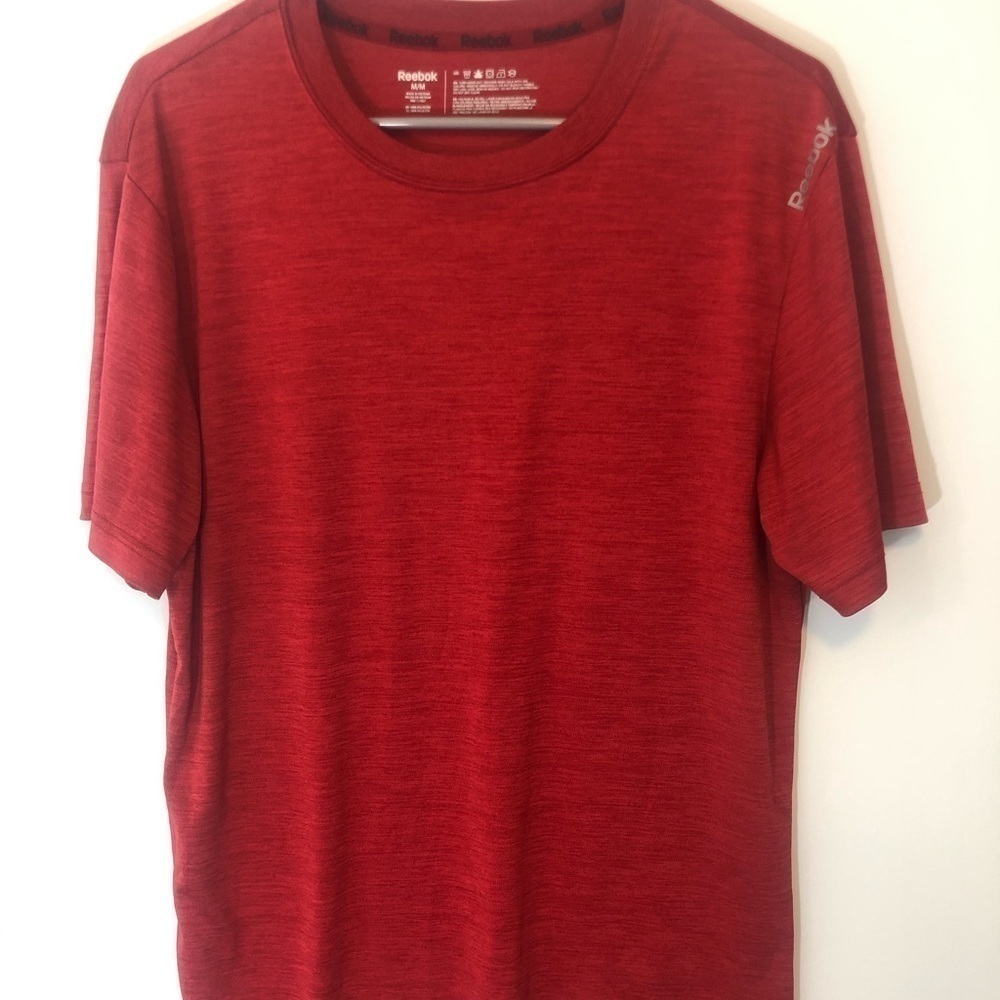 𝅺men’s Reebok Tech shirt Sz M